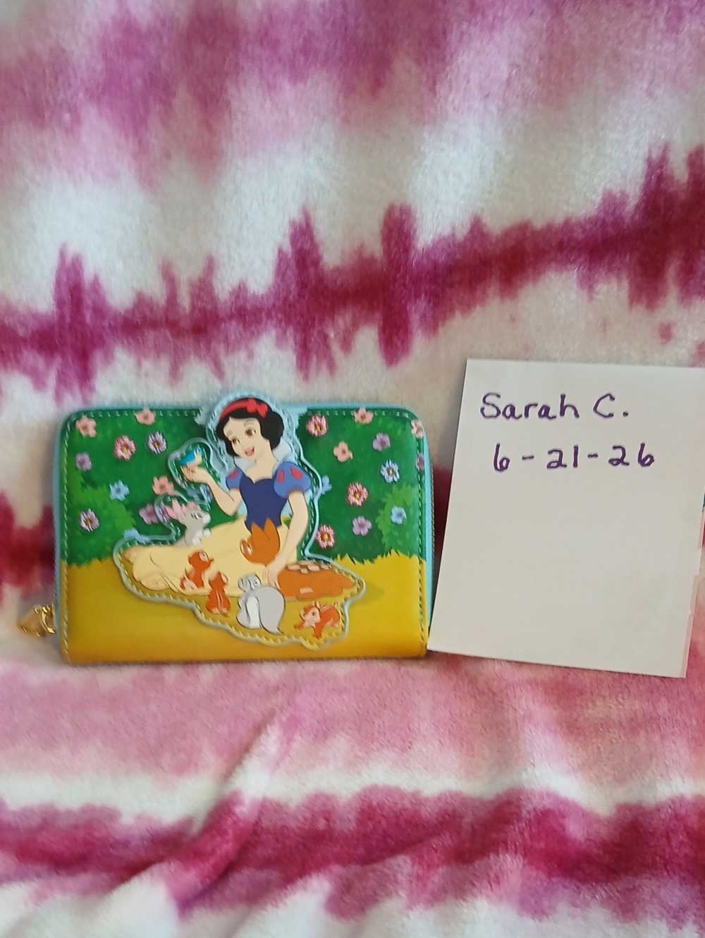 Loungefly Snow White Green Yellow Zip Wallet